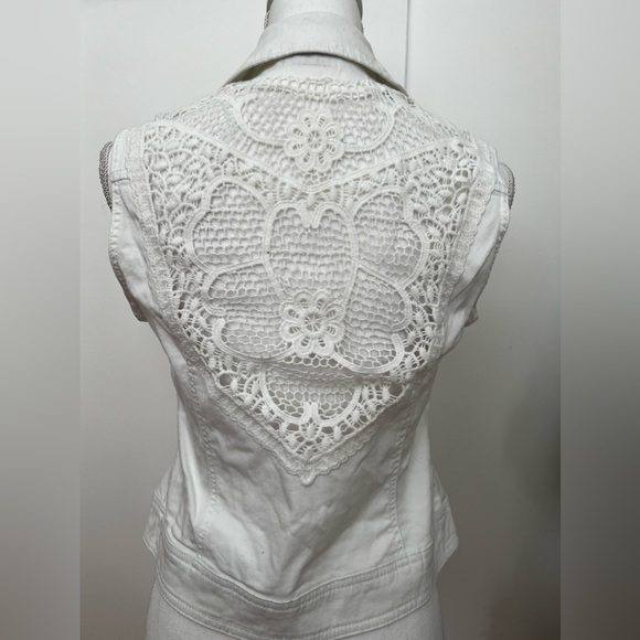 White denim sleeveless vest SMALL - Picture 3 of 10